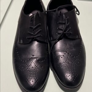 Tahari Men's Black Perforated Oxfords